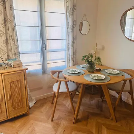 Lovely One Bedroom With Balcony & Wifi Just Minutes Walk From Palais And Beaches 109 Apartment *
