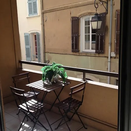 Apartment Lovely One Bedroom With Balcony & Wifi Just Minutes Walk From Palais And Beaches 109