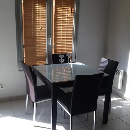 Lovely One Bedroom With Balcony & Wifi Just Minutes Walk From Palais And Beaches 109 Cannes