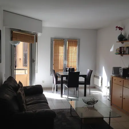 Lovely One Bedroom With Balcony & Wifi Just Minutes Walk From Palais And Beaches 109 Apartment Cannes