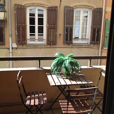 Lovely One Bedroom With Balcony & Wifi Just Minutes Walk From Palais And Beaches 109 Apartment